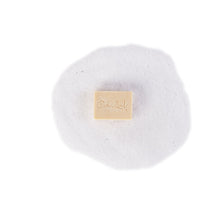 GOATS MILK & MANUKA HONEY CLEANSING BAR 100g